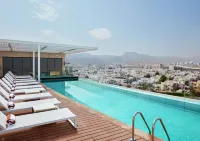 Hilton Garden Inn Muscat Al Khuwair - Pools