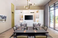 Canopy by Hilton Charlotte SouthPark - Boutique