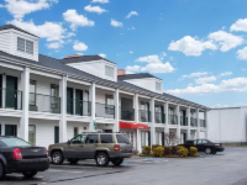 Econo Lodge Hotels in Pitt County