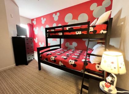 Upscale 3Br Condo with Netflix and Shared Pool and Hot Tub Near Disney