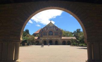 Stanford Motor Inn