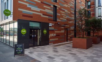 7. Hub by P..