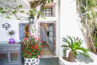 Alexander's Suites Hotel a 