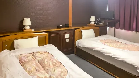 Tsutaya Hotel Tsushima Отели рядом с достопримечательностью «Eboshidake Observatory»