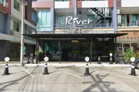 The River Scene - Homestays