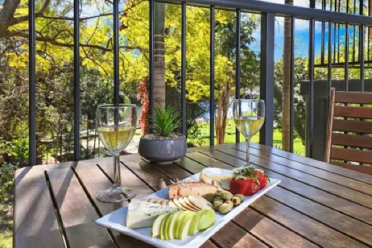 Caboolture Riverlakes Boutique Motel Отели в г. Кабулчер