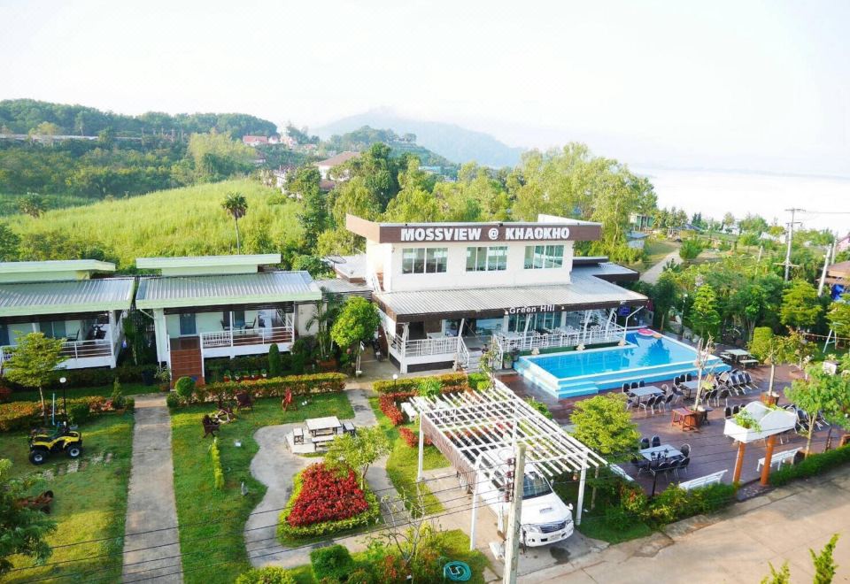 Mossview Resort - Housity
