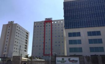 Lemon Tree Hotel, Sector 60, Gurugram