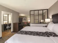 La Quinta Inn & Suites by Wyndham Atlanta Airport South Hotels in College Park