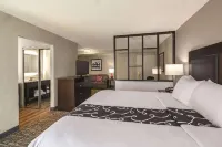 La Quinta Inn & Suites by Wyndham Atlanta Airport South
