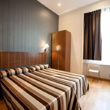 Hostal BCN 46 Hotels near Borras Theatre