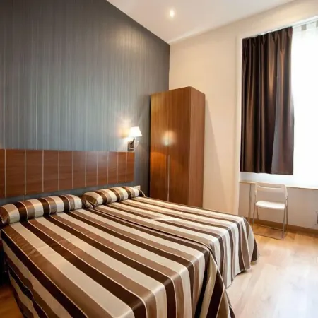 Hostal BCN 46 Отели рядом с достопримечательностью «Старый город»