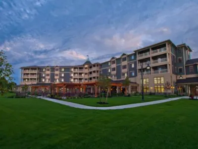 1000 Islands Harbor Hotel Отели в г. Клейтон