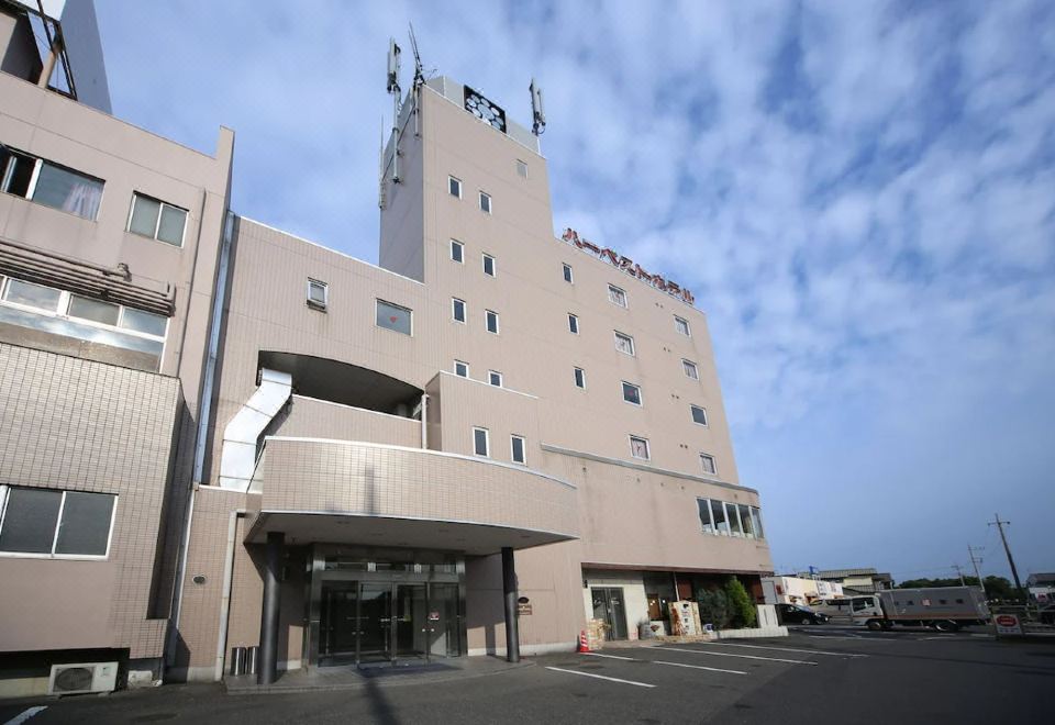 Isesaki Harvest Hotel - Housity