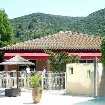 Logis la Grande Bastide Hotel Exterior