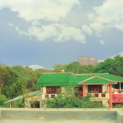 Sinhagiri Villa Hotels near Sigiriya Temple