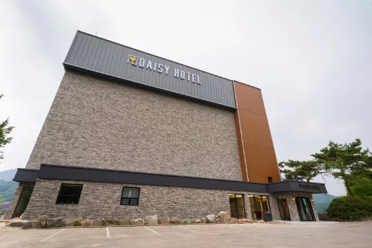 โรงแรมเดซี่