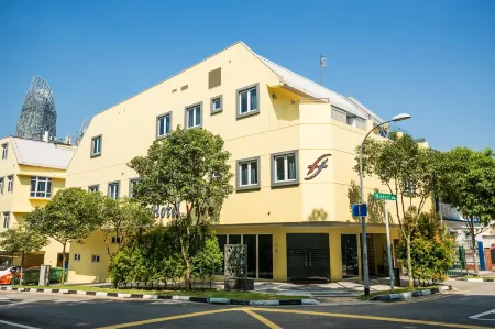 Fragrance Hotel - Viva Отели рядом с достопримечательностью «E-Waves Fishbyte Pte Ltd»