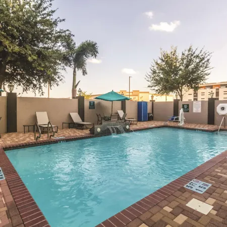 La Quinta Inn & Suites by Wyndham Mission at West McAllen
