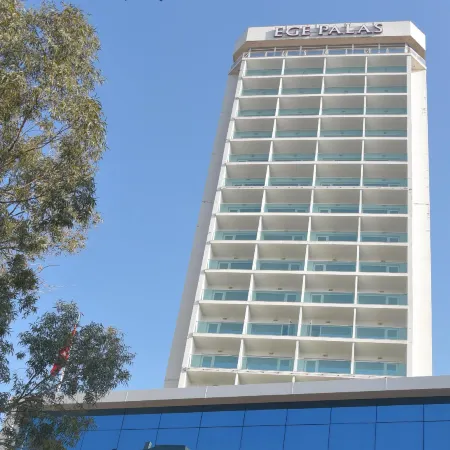 Ege Palas Business Hotel Отели рядом с достопримечательностью «Алсанджак»