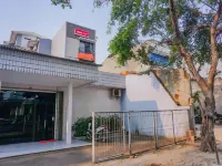 OYO Flagship 90343 Slipi Inn Отели в г. Западная Джакарта