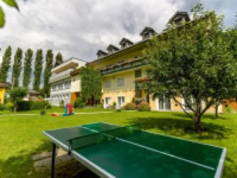 Gästehaus Krappinger/Pizzeria Mamma Mia Hotels in Gemeinde Steindorf am Ossiacher See