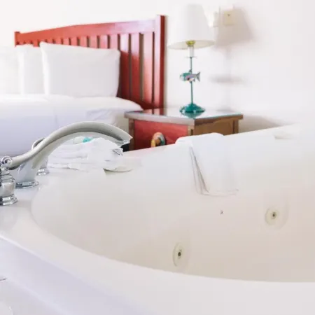 Wildwood Lodge & Suites