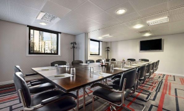 4. 라마다 앙코르 ..