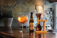 Le Petit Chateau & William de Percy - bar