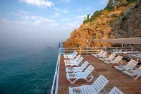 Falcon Hotel - Sea View