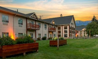 Best Western Plus Valemount Inn  Suites