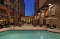 Hampton Inn & Suites New Orleans-Convention Center - Family