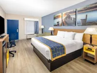 Days Inn & Suites by Wyndham Savannah Midtown Hotels near Memorial Stadium