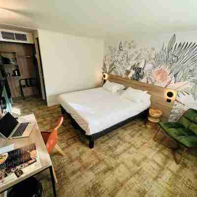 KYRIAD AEROPORT MARSEILLE Rooms