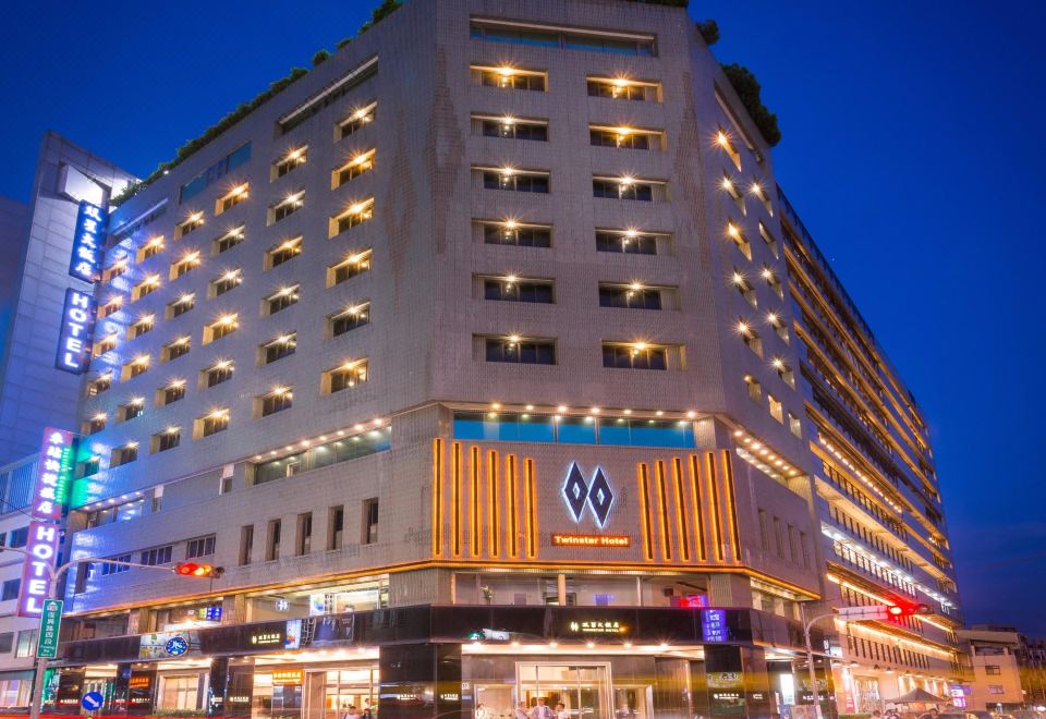 1. 트윈스타 호텔..