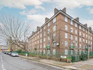 Greenwich London 1930s Retro Flat