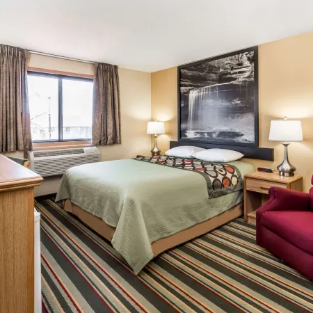 Super 8 by Wyndham Ottawa Starved Rock