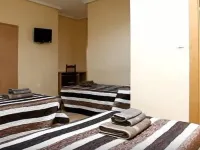 Hostal Abastos Hotels near Extramurs
