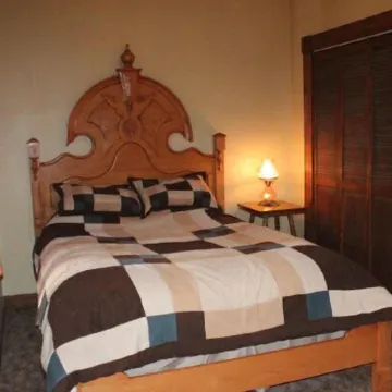 Smedley's Suites