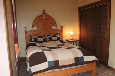 Smedley's Suites Hotels in Silverton