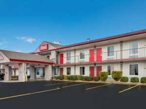 Red Roof Inn & Suites Jackson, TN