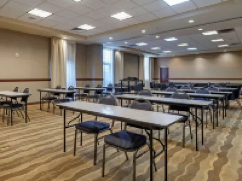 舒適套房酒店-諾曼湖亨特斯維爾 亨特斯維爾酒店