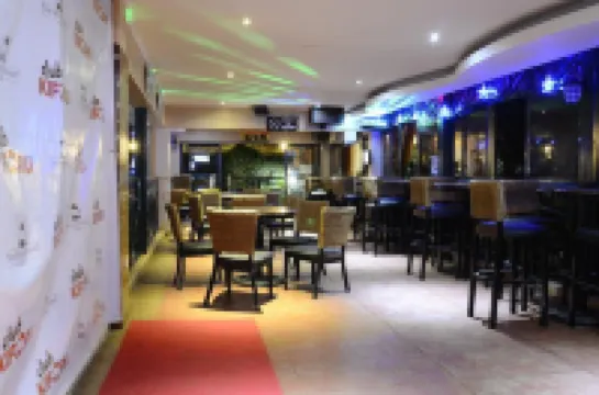 The White Rhino Hotel