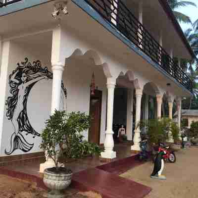French Garden Resort Hotel Exterior