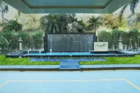 Triumph Plaza Hotel Hotels near Abu Ashraf