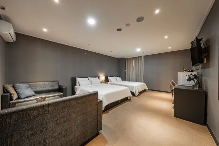 Dongtan Hotel Amor Отели рядом со станцией Byeongjeom Station