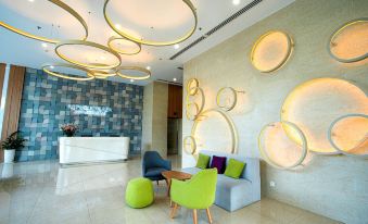 One Bedroom Suite at Republic Plaza - Pool & City View