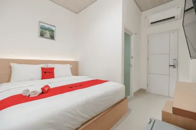 RedDoorz Plus Near RS RK Charitas 2 Palembang Hoteles en Palembang