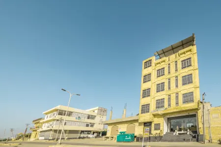 Hotel Radhika Отели рядом с достопримечательностью «Bada Bagh»