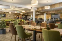 AlpenParks Hotel & Apartment Alpendorf - Pool